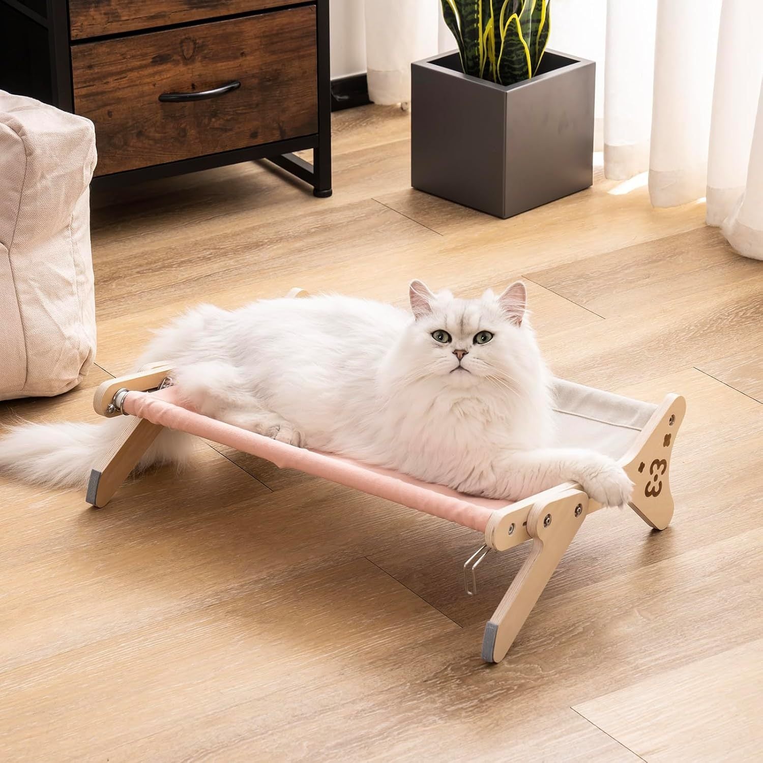 A Sturdy Window Hammock for Cats